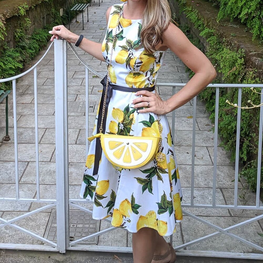 Sleeveless vintage cocktail dress with lemons 🍋 (+ 2 belts!)